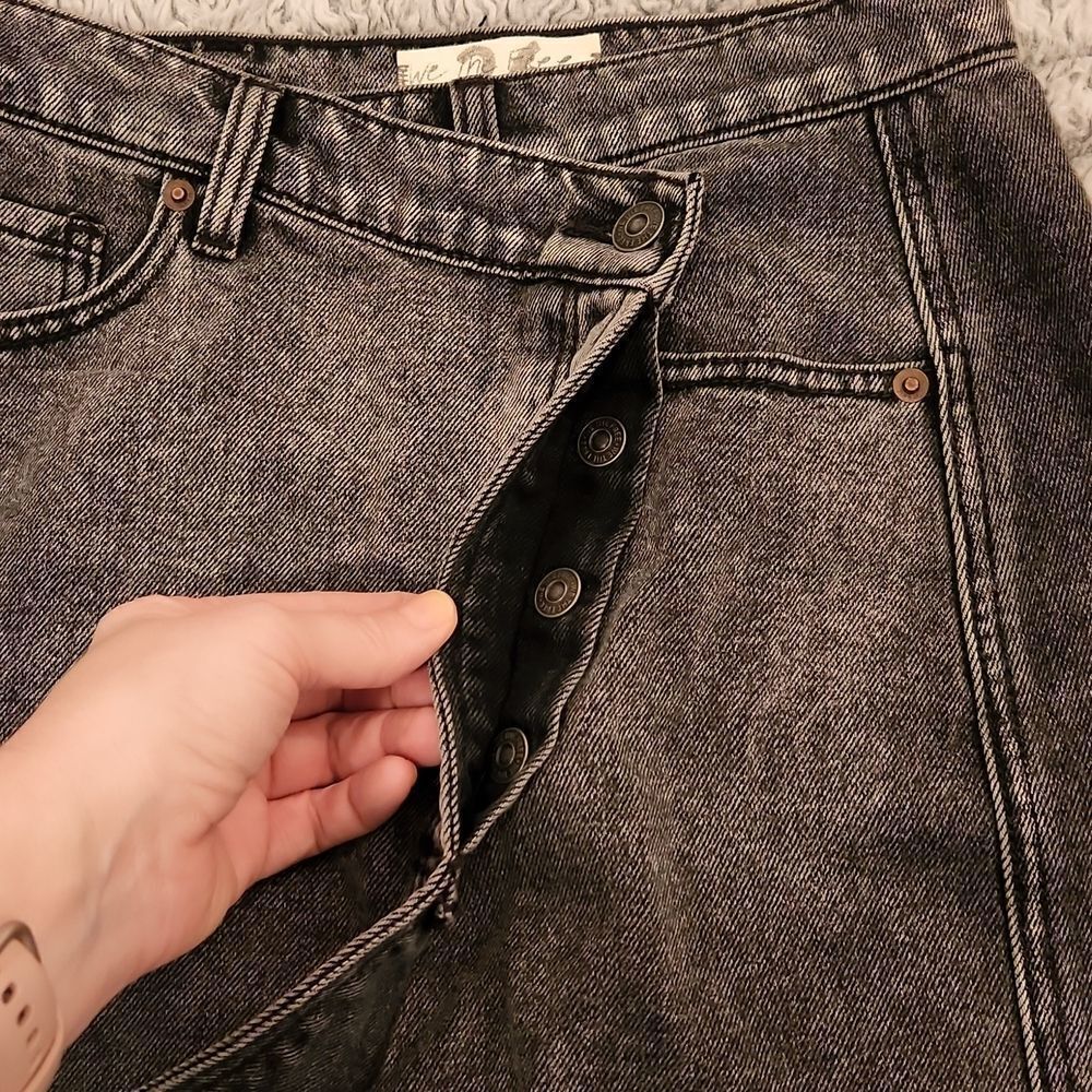 Free People Parker Wrap Skirt in Sulphur Black size 26 - Picture 9 of 13